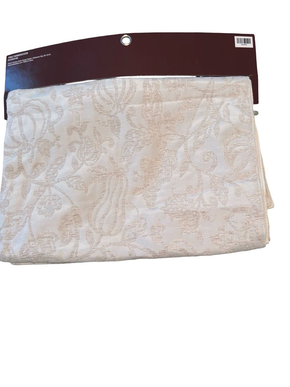 Hobby Lobby Jacquard Paisley Table runner - Cream
